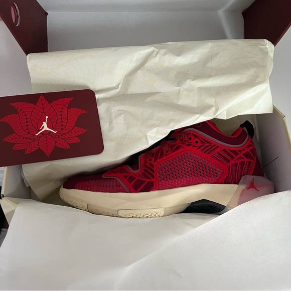 Limited Edition Jordan 37 Low Lift Up (Women’s) size 9.5 - Picture 4 of 10